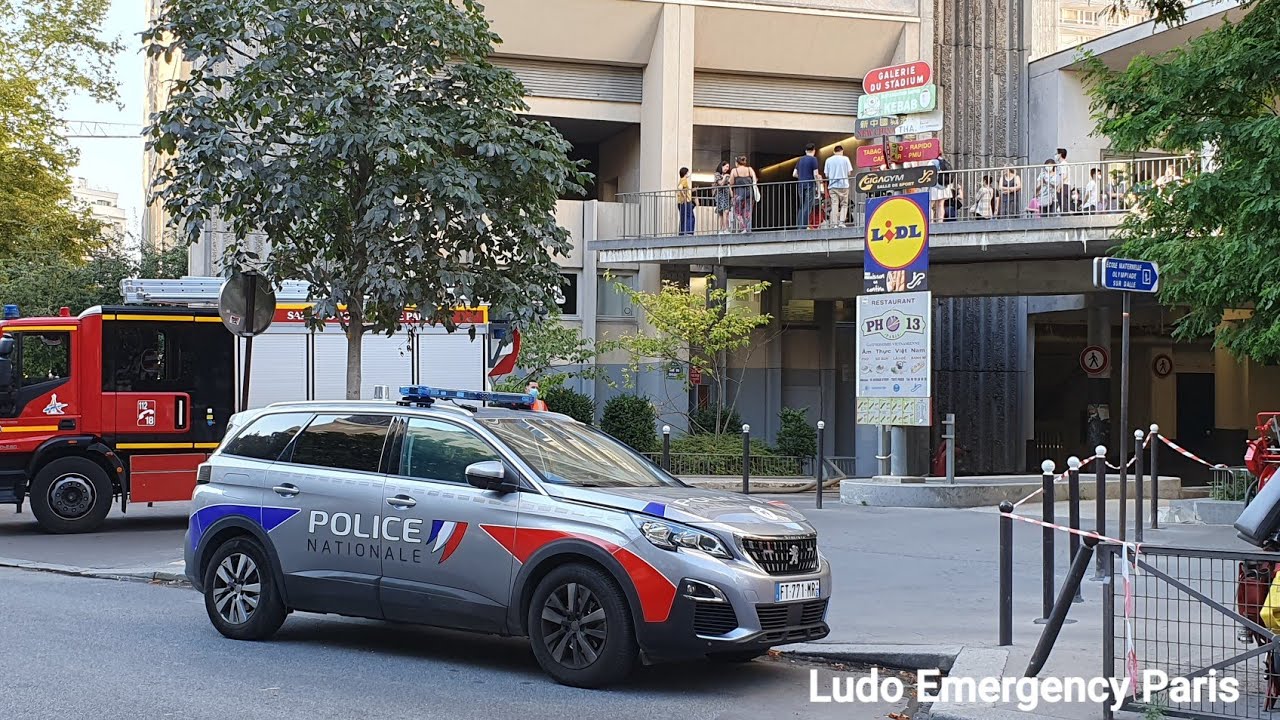 Police en urgence Compilation Police cars Responding in Paris Best of