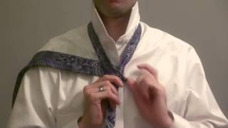 This is a mirrored version of the detailed (longer) demonstration on
how to tie full windsor knot in hindi using "tie hole" method. skip
firs...