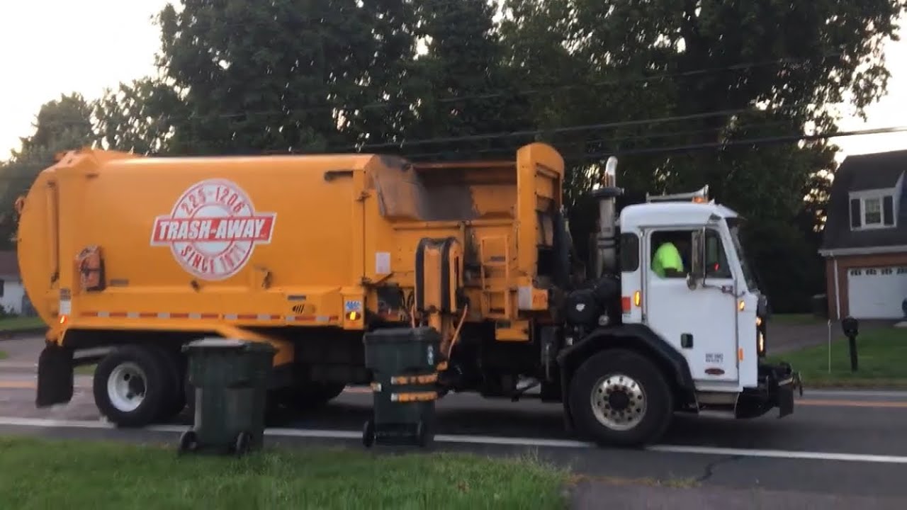Peterbilt 520 labire Automizer packing trash @Marvo817 - YouTube