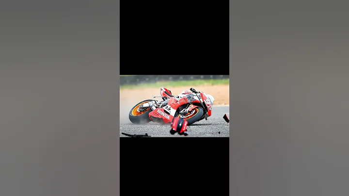 Slow-motion video captures a catastrophic motorcycle crash on a racetrack #4090
