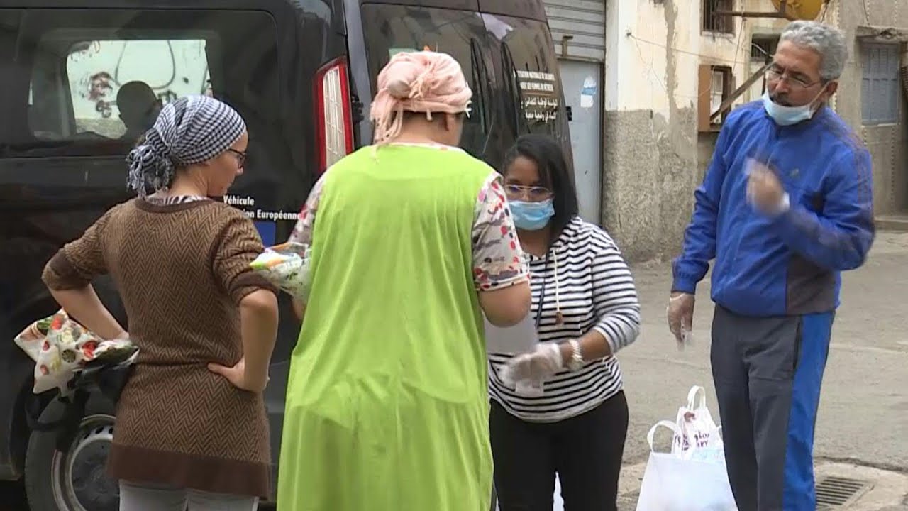 جمعية توزع مؤنا على أمهات عازبات بالدار البيضاء تضررن من الحجر الصحي | AFP