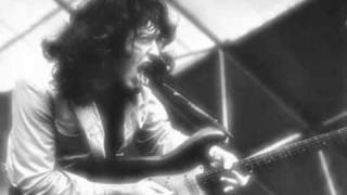 Video voorbeeld van "Rory Gallagher - She moved thro' the fair."