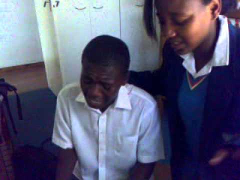 Zahara loliwe new version by loyiso.3gp - YouTube