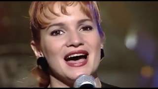 Video thumbnail of "El amor no se puede olvidar - Pimpinela en Telemanias (1993)"