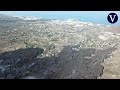 La colada de lava del volcán Cumbre Vieja, a menos de un kilómetro del mar