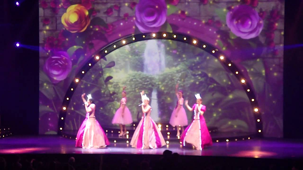 05_ 2013 K3 Show - Alice in wonderland