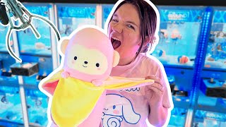 Super CUTE Claw Machine Wins at Round1 Arcade