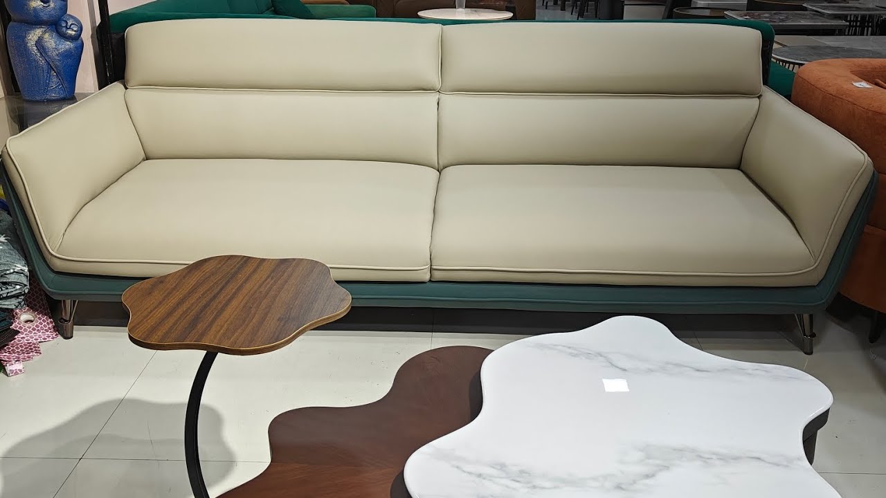 LIVING ROOM LEATHER SOFA 