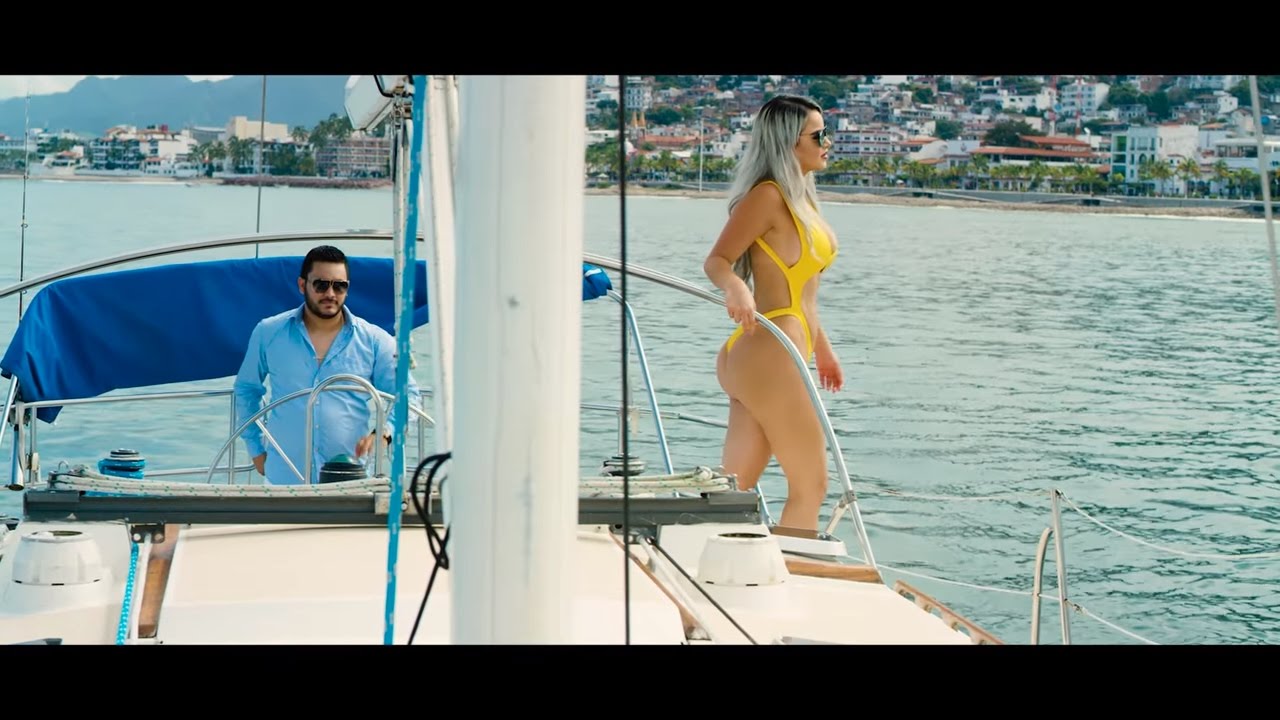 Ver Revolver Cannabis - Con Olor A Ferragamo - (Video Oficial) - Del Records 2016 no YouTube