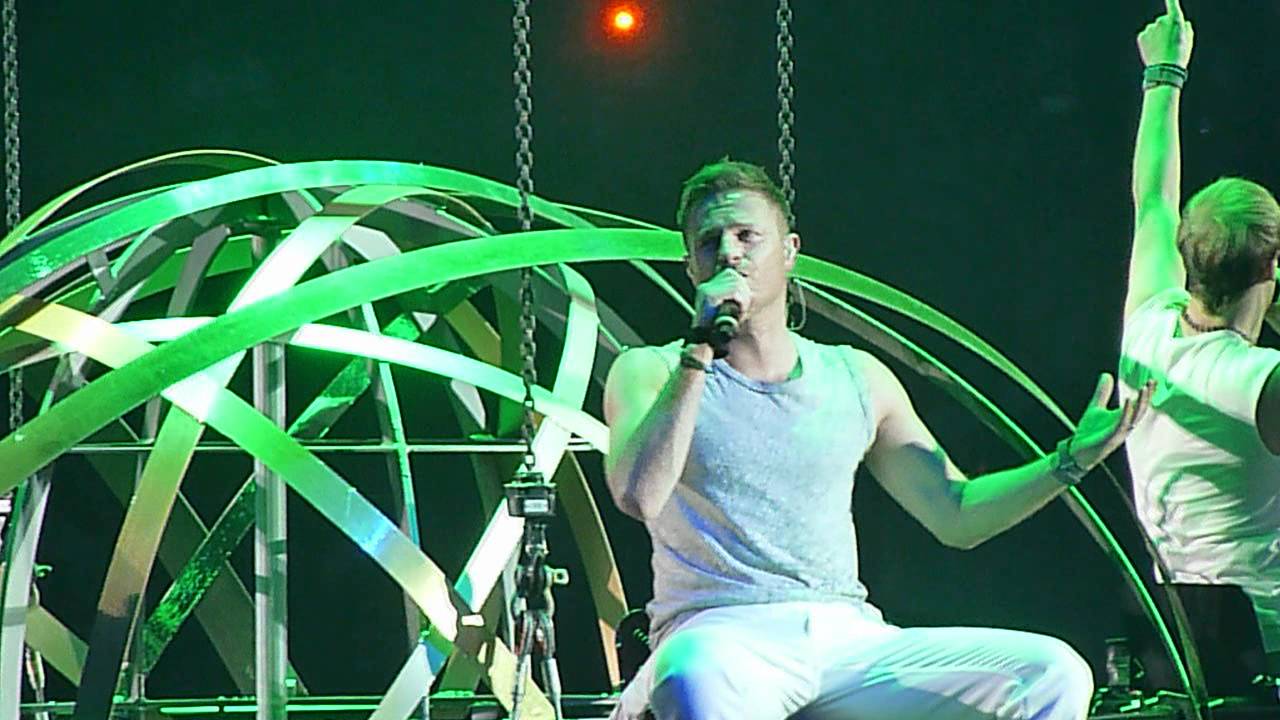 Westlife - Nicky Byrne - Mandy - O2 Arena London 12.05.2012 - YouTube