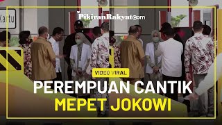 Detik-detik Perempuan Cantik Mepet Presiden Jokowi, Minta Menparekraf Sandiaga Uno Jadi Tukang Foto