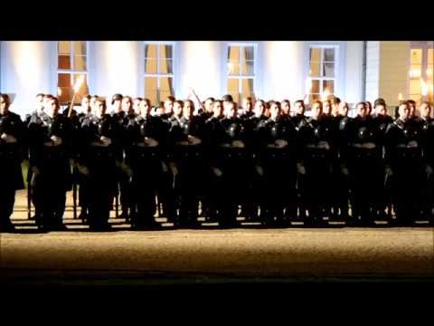 grosser zapfenstreich gauck helm ab zum gebet youtube
