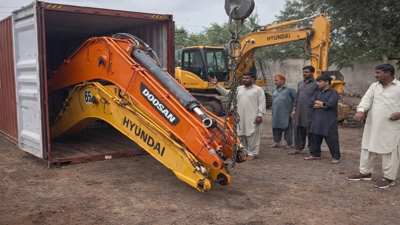 Unbelievable! Pakistani Mechanics Repair Korean Excavator Like New