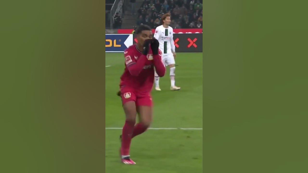 Footballer dance the Griddy griddy football YouTube