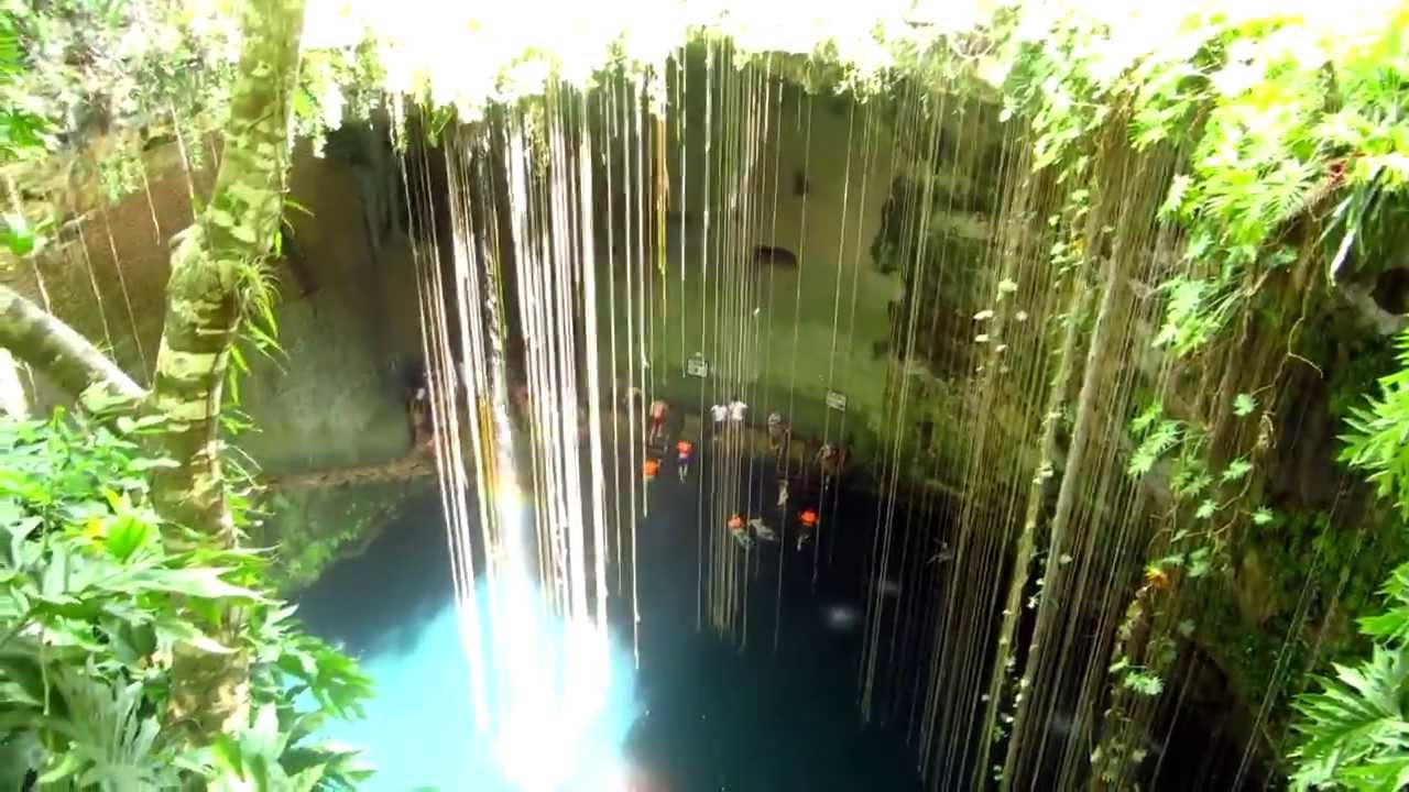 Cenote Sinkhole Ik Kil Yucatan Mexico