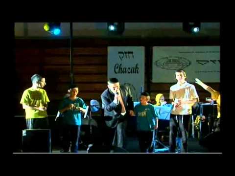 在 YouTube 上觀看「Dovid Gabay Performs at CHAZAK 14  1/5」