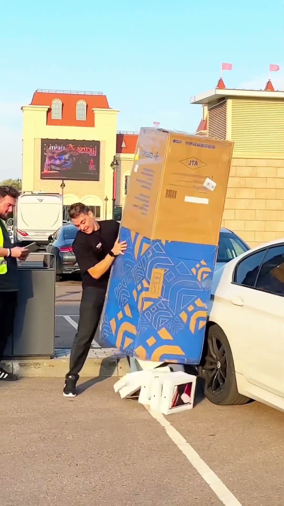 Crazy prank ? Subscribe to me ?