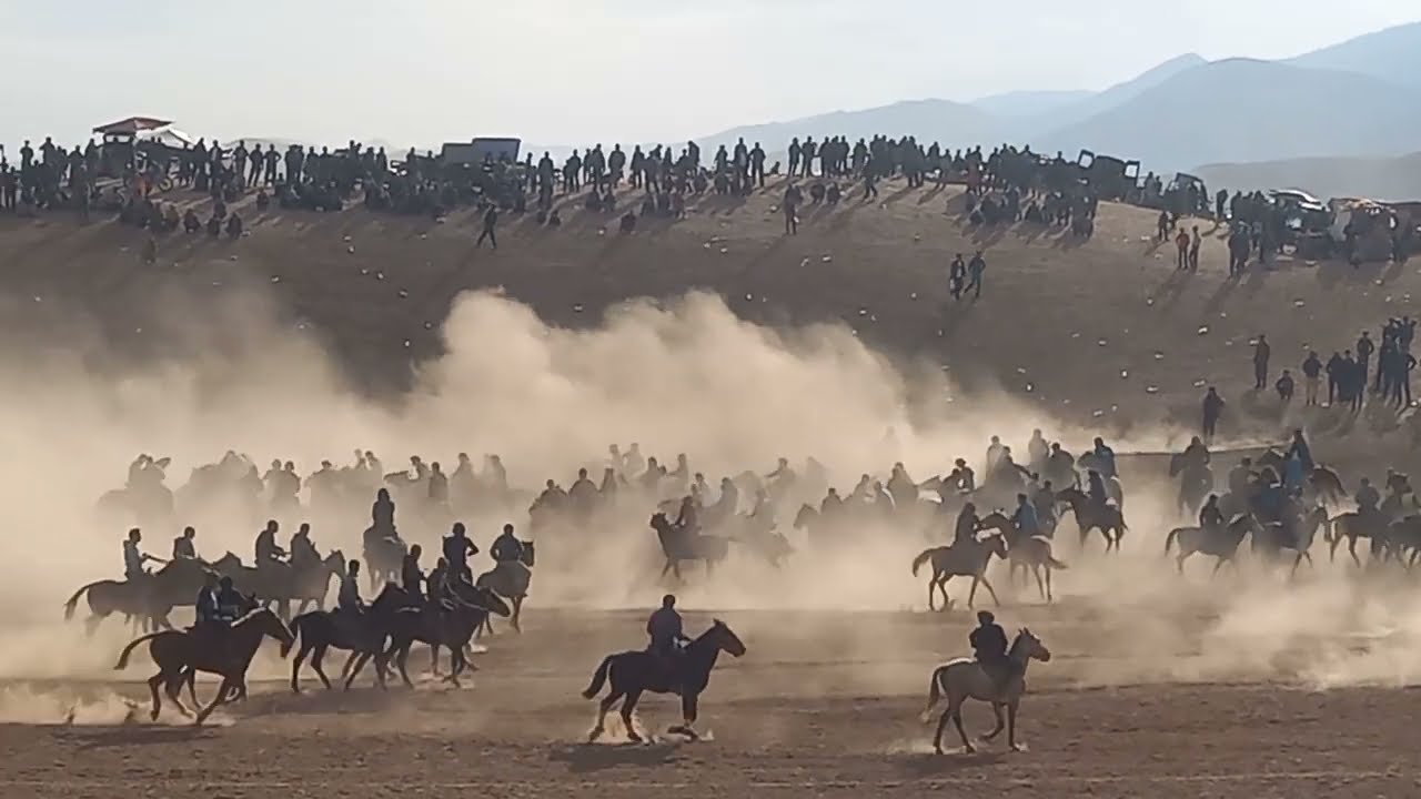 бузкаши калон баргузоргардид дар нохияи фархор дар дехаи сурхоб👍👍👍