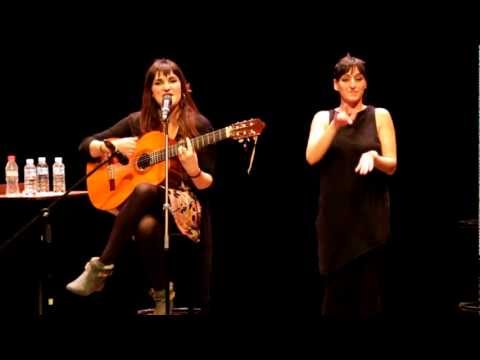 María Rozalén & Beatriz Romero - Saltan chispas (Auditorio Municipal  Albacete, 27 febrero 2012) 