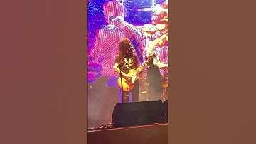 Thumbnail of mor ve ötesi - cambaz (solo) konser #morveötesi #shorts #lyrics #konser #festival #solo