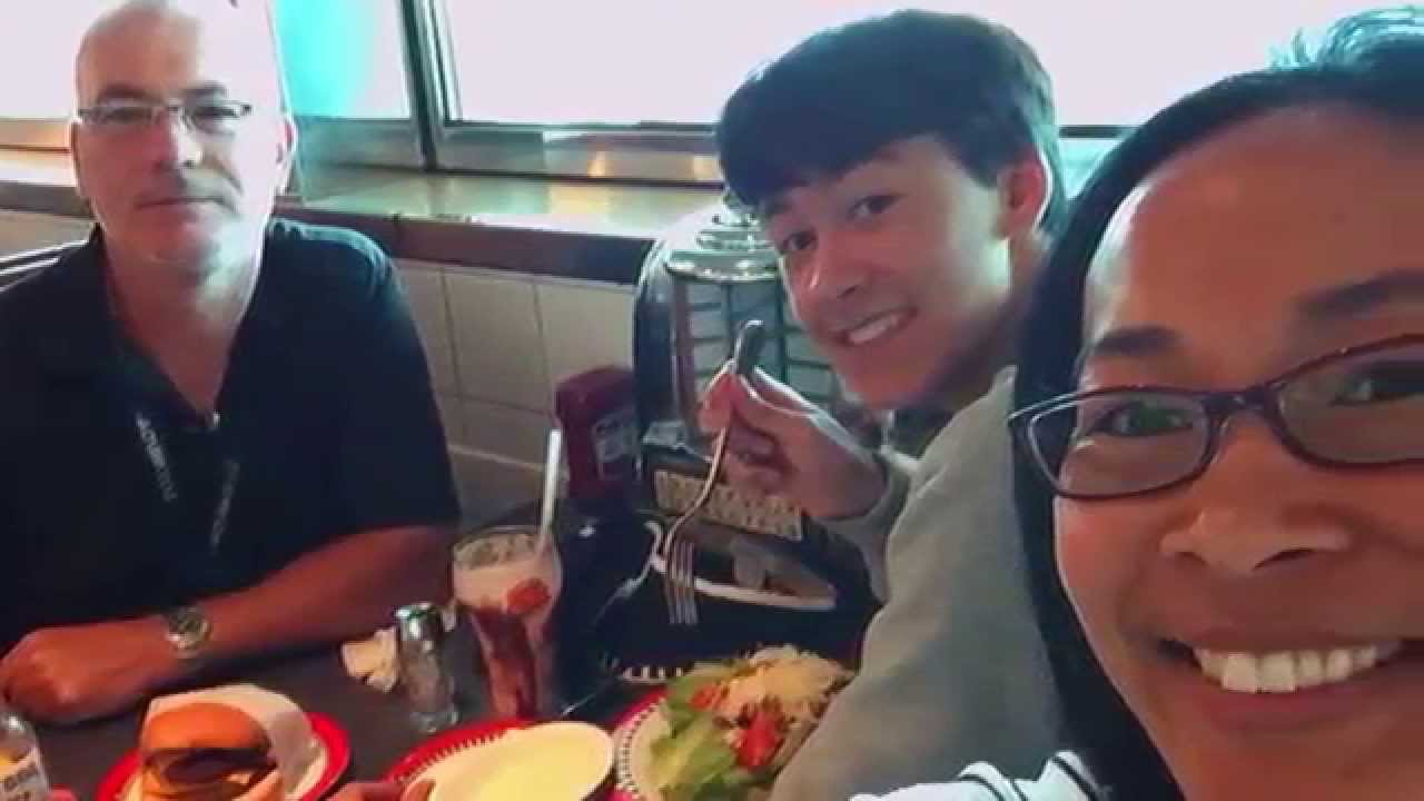Voyager of the Seas, Day 2 - Johnny Rockets lunch - YouTube