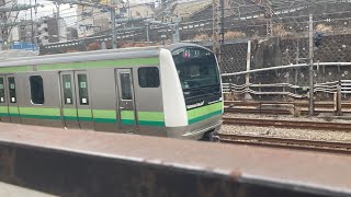 京急神奈川駅のホームからJR線通過シーン2