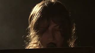 Aldous Harding - Damn - Live In Paris 2019