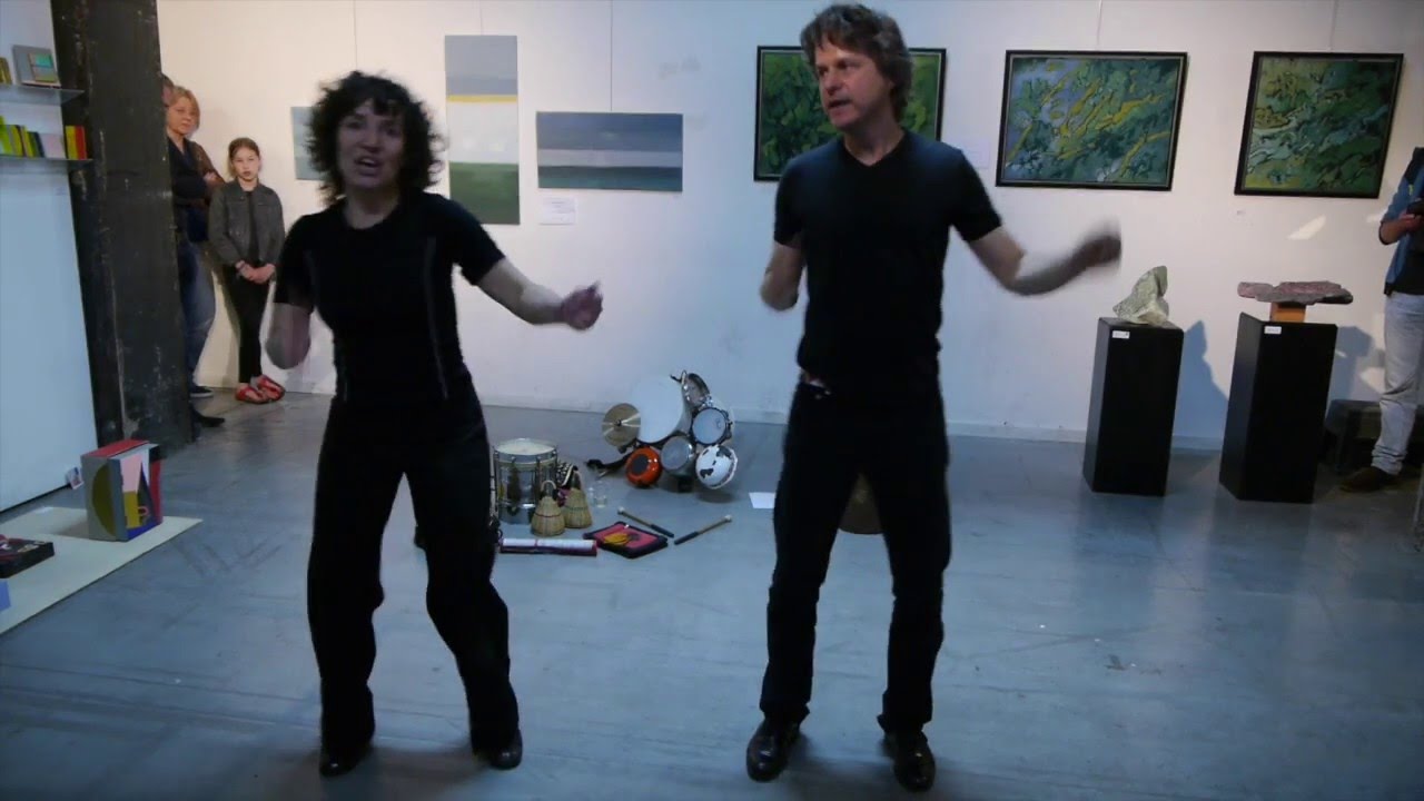 Simone Sou en  Olaf Keus bij expositie de Huid