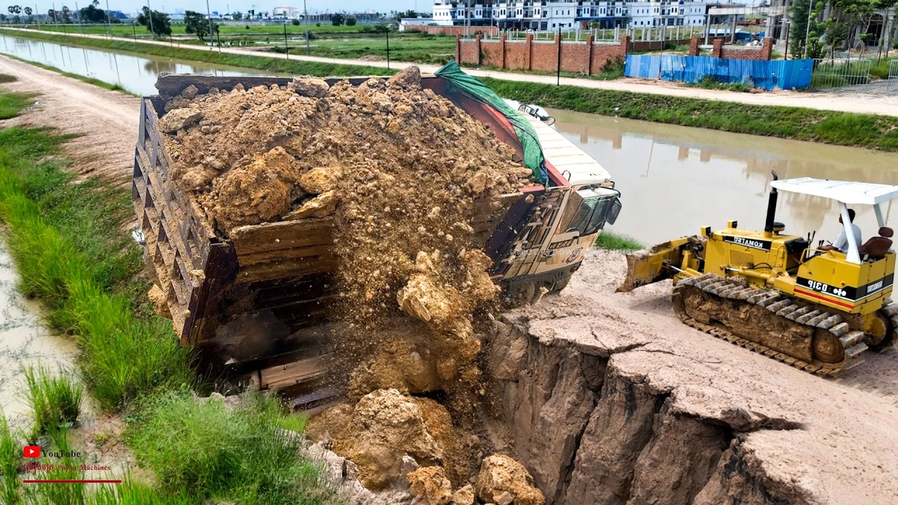 Oh NO! APPARENTLY People​ Safety Run Away​ With Dump Truck Back Fail & Full Recovery By Excavator