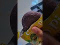 Lotte Choco pie new flavours review ❤️😋🤮😂#review#newflavours#LottChocoPie#mango#strawberry#shorts