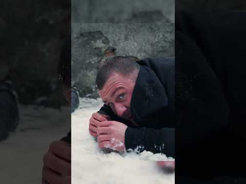 Начался замес в тюрьме Заключенный принёс отвёртку на прогулку #невский #сериал #фильмы