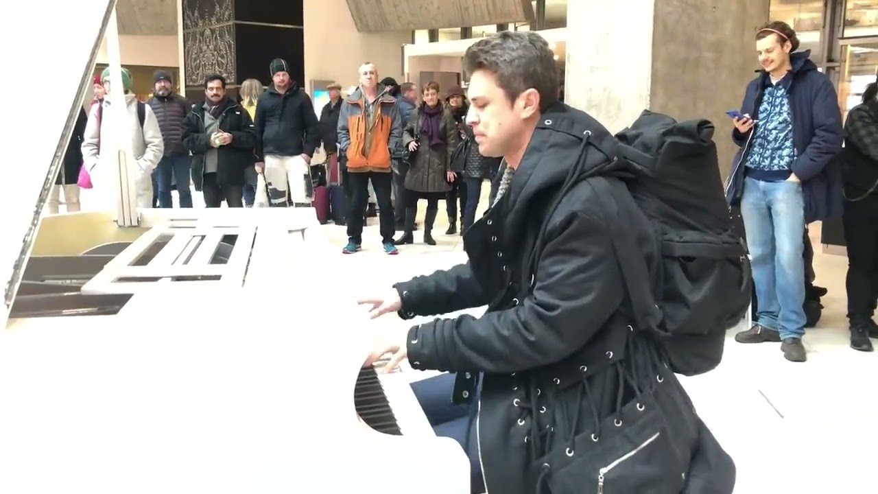 Piano performance - People were amazed
