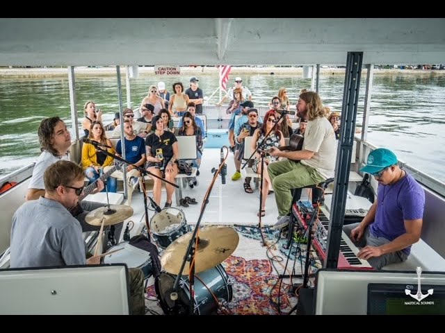 Sleduj @passafire  - "Watchful Eyes" (Live Music) na YouTube Sleduj @passafire  - "Watchful Eyes" (Live Music) na YouTube