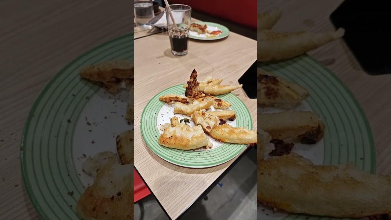 unlimited pizza 🍕 eating trick 😁