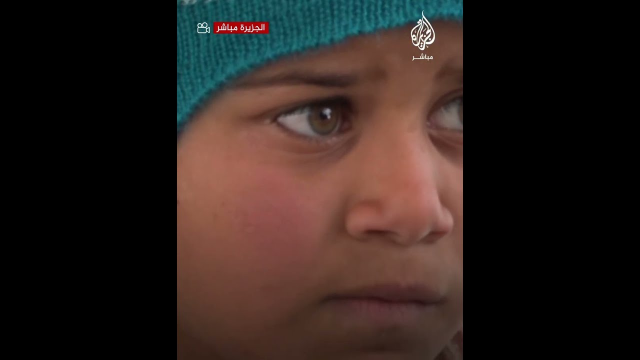 الطفلة أمينة شاهدت وفاة والدها وهي بأحضانه تحت الأنقاض