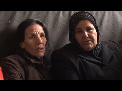 Dos mujeres refugiadas