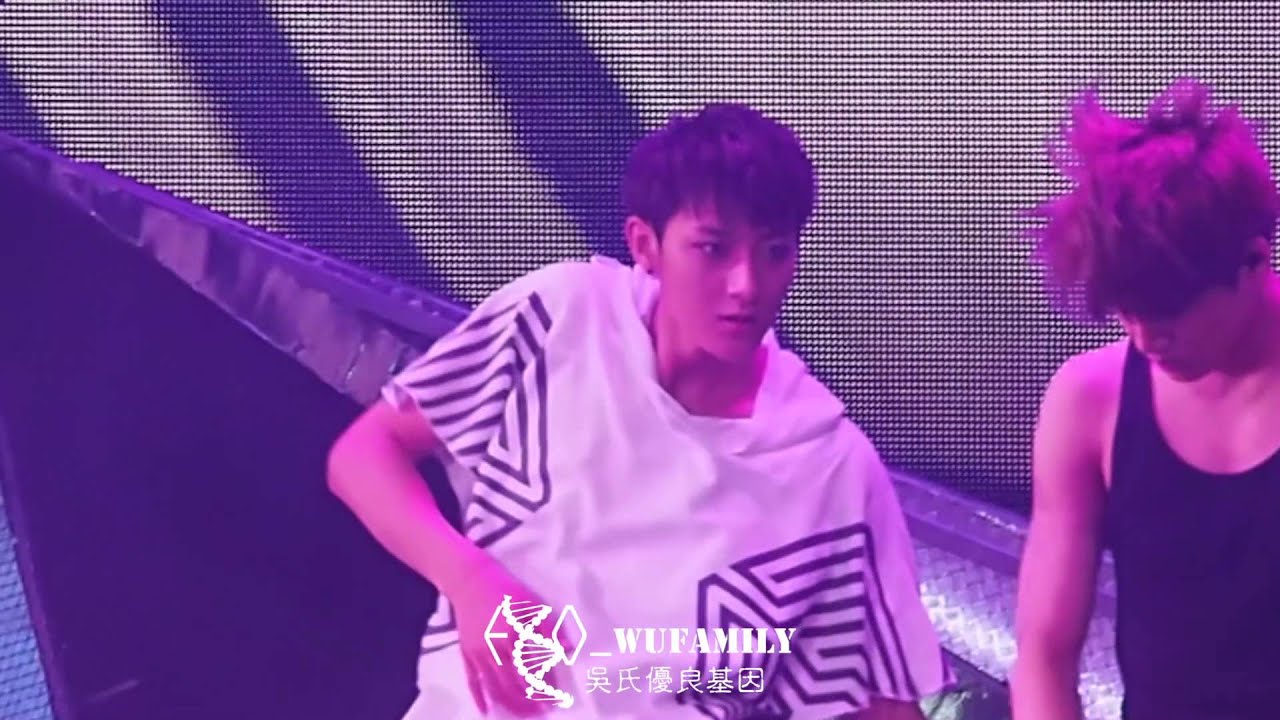 140830 Kai's cute mistake during Overdose + Tao's funny reaction