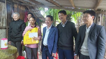 Uỷ ban Mặt trận tỉnh tặng quà Tết cho các gia đình có hoàn cảnh khó khăn