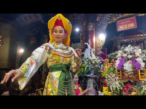 Video Thắm Trần Loan giá tại đền cô chín giếng 28 10 2022 - youtube