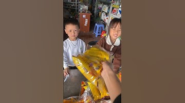 Chip tham ăn cướp hết bánh mì pipi khóc kìa thương#shorts