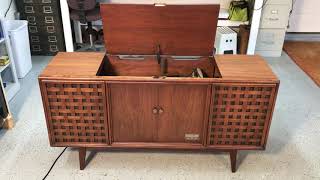 The Sienna by Zenith, Tube Stereo Record Console Model MK2608