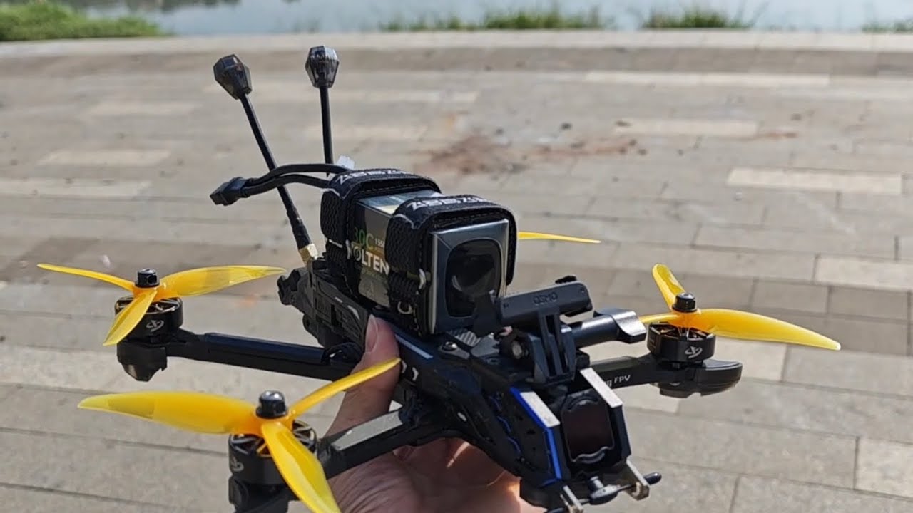 终于可以飞5寸了！但把5寸飞成2寸小机穿梭了……