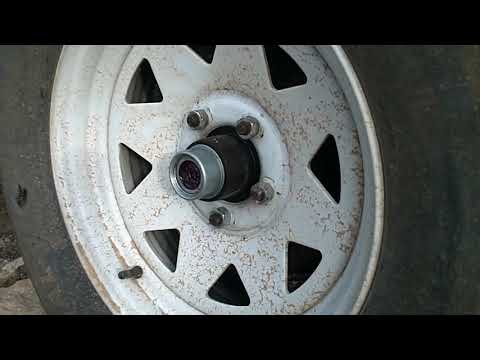 Video: ¿Cómo se engrasa las ruedas del remolque de un barco?