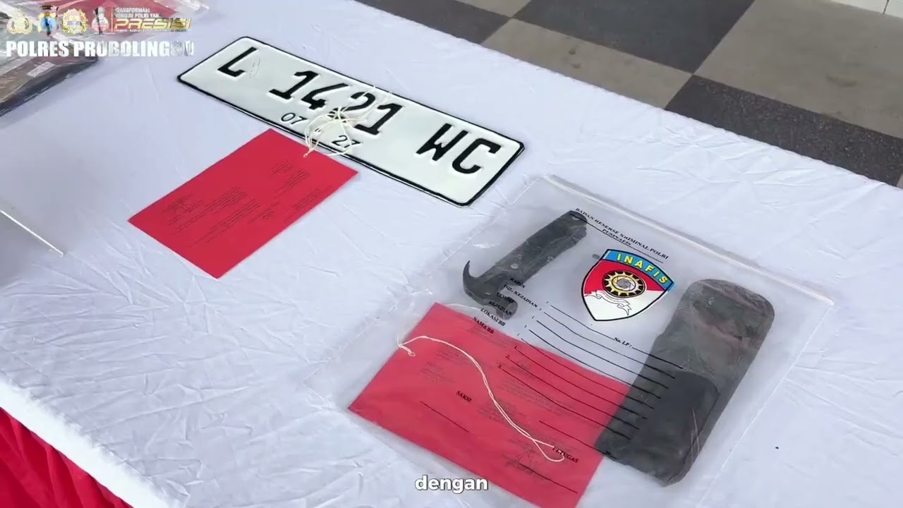 Konferensi Pers Pencurian Dengan Pemberatan Terhadap WNA Di Bromo