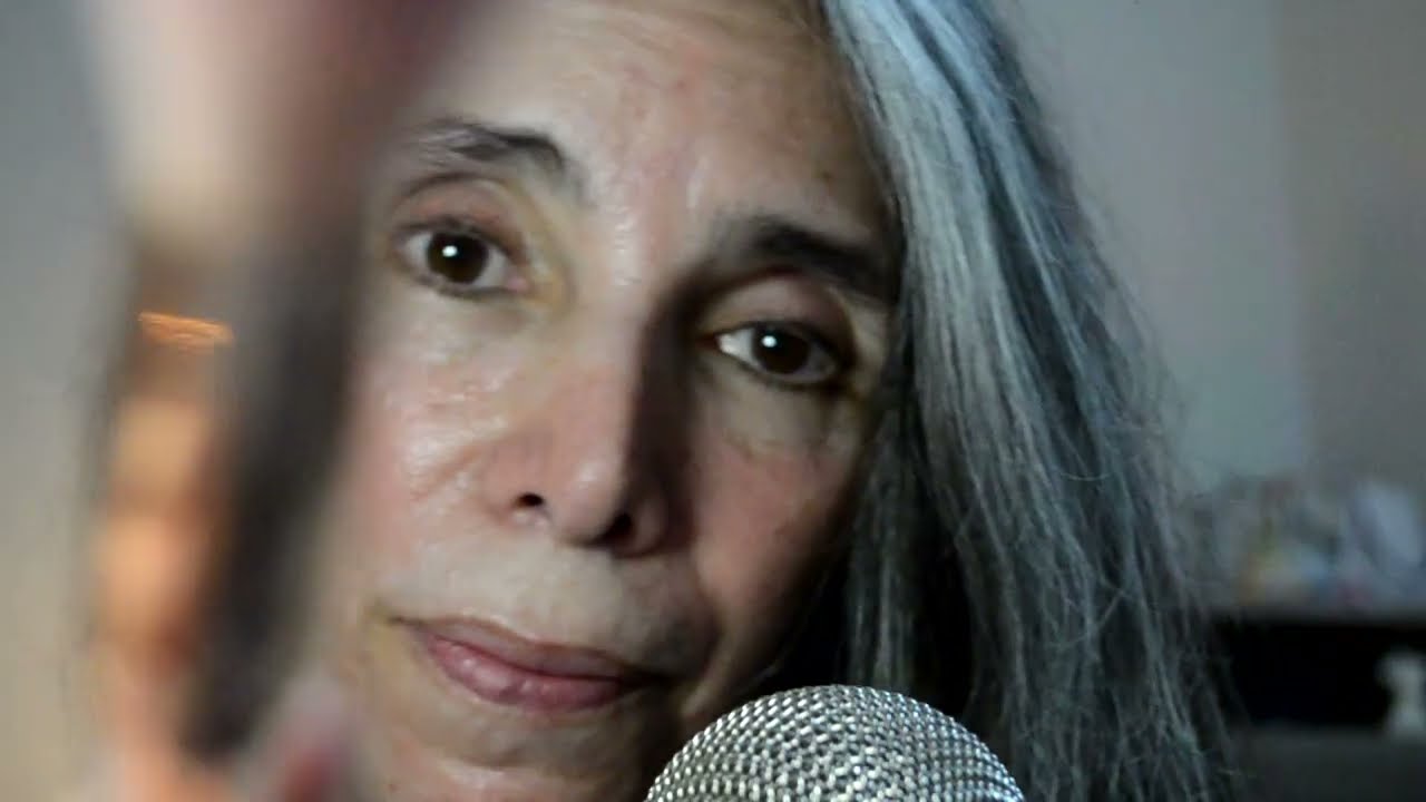 ASMR TOCO TU CARA CON BROCHAS MUY SUAVES