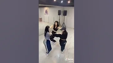 اجمل رقصة ثلاثية 