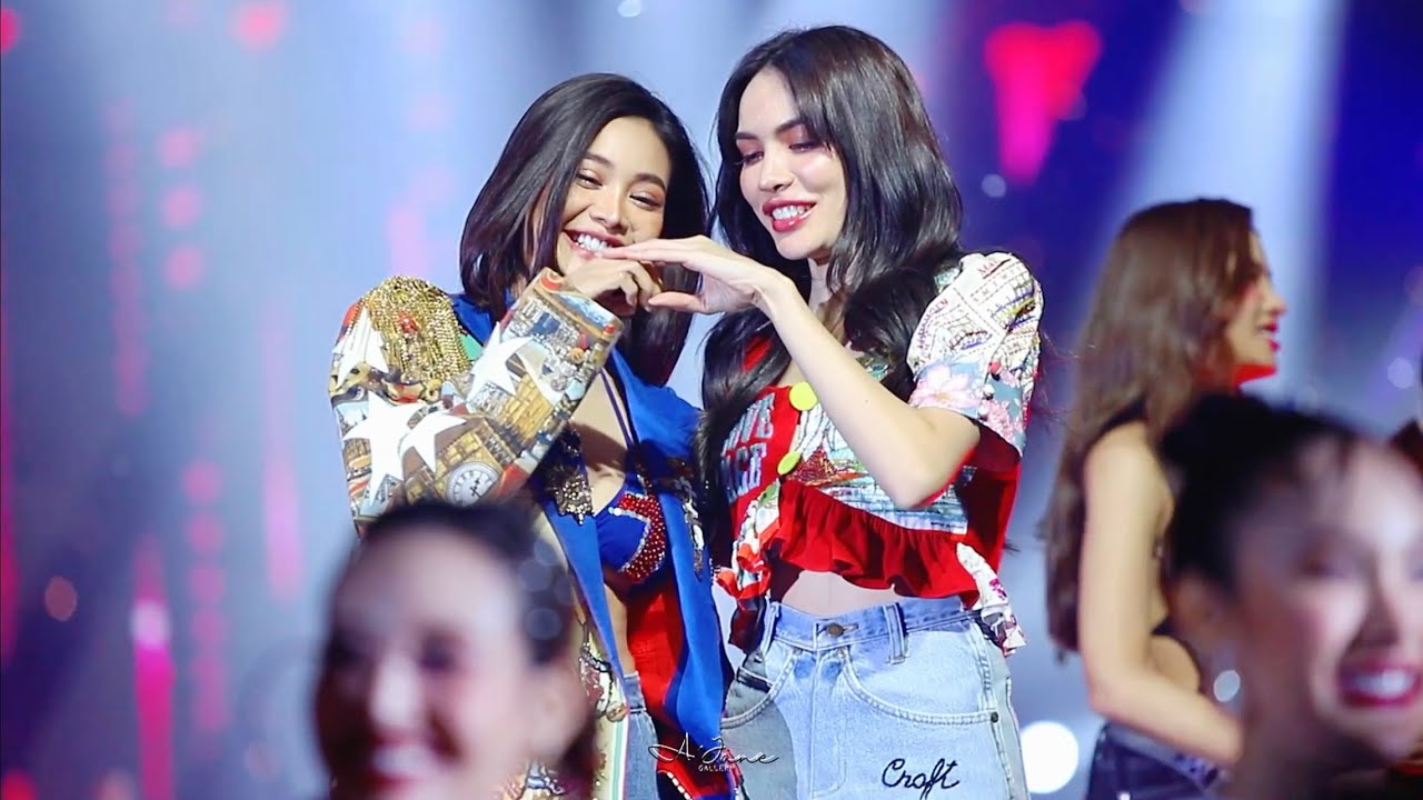 [FANCAM] อิงฟ้า,ชาล็อต - เพลงรัก #thegrandconcertคู่ใครคู่มันส์ #อิงล็อต #อิงฟ้าวราหะ #ชาล็อตออสติน