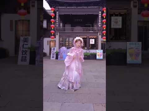 Who told me how to spend this year's Qixi Festival! 🎀💕 #popping #doll #robot #dance