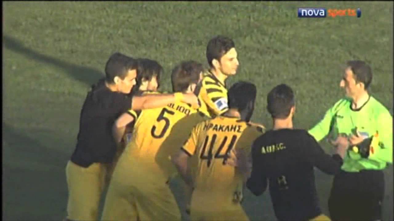 Ridiculous referee issues three Red Cards in three Minutes. Only in Greece!