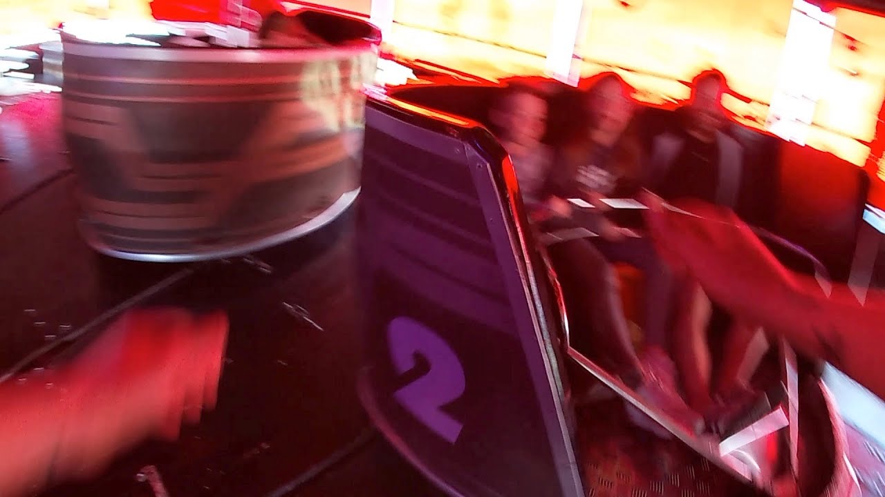 Walking The Waltzer POV! Spinning Cars, Walking the Platform